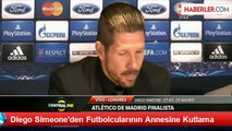 Diego Simeone'den Futbolcularının Annesine Kutlama