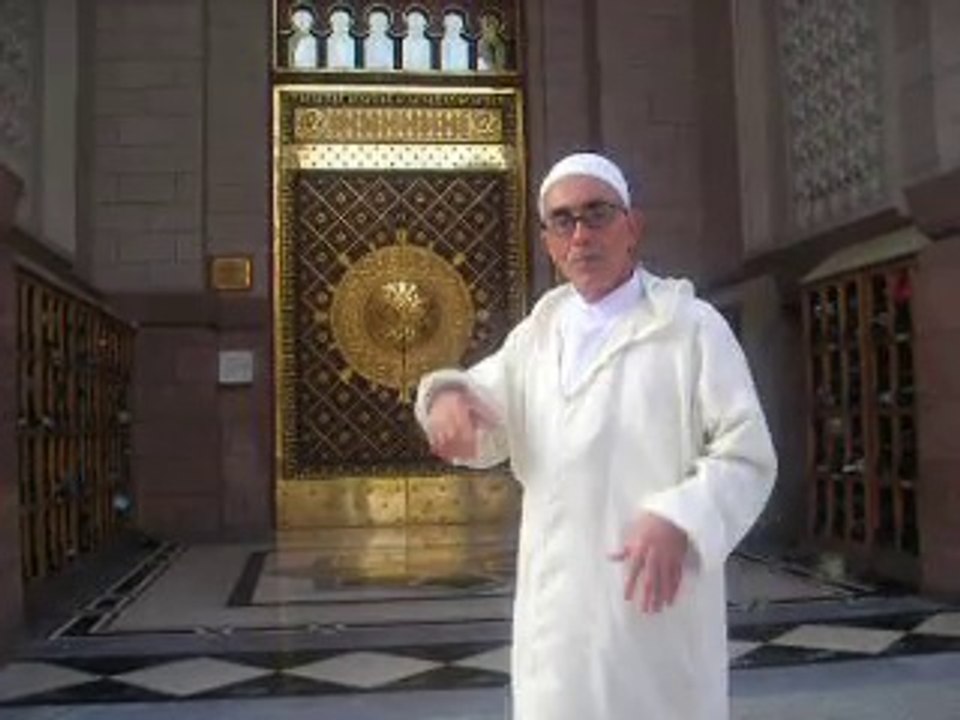 Masjid e Nabvi ﷺ (Turkish Man)