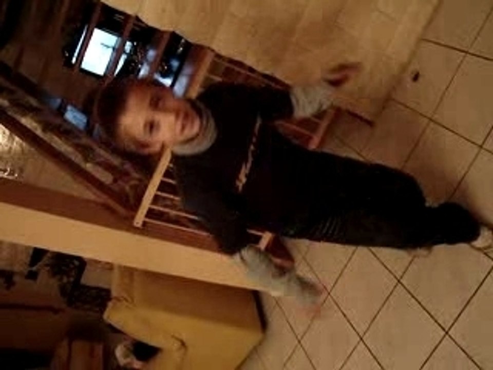 mon pti oli qui enchaine...!!! tema