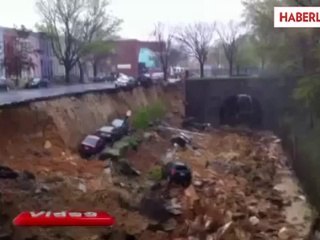 Toprak Kayması Araçları Böyle Yuttu