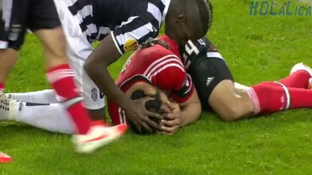 Garay kicked in the face and bleeding - Paul Pogba Bicycle kick - Juventus vs Benfica 01-05-2014