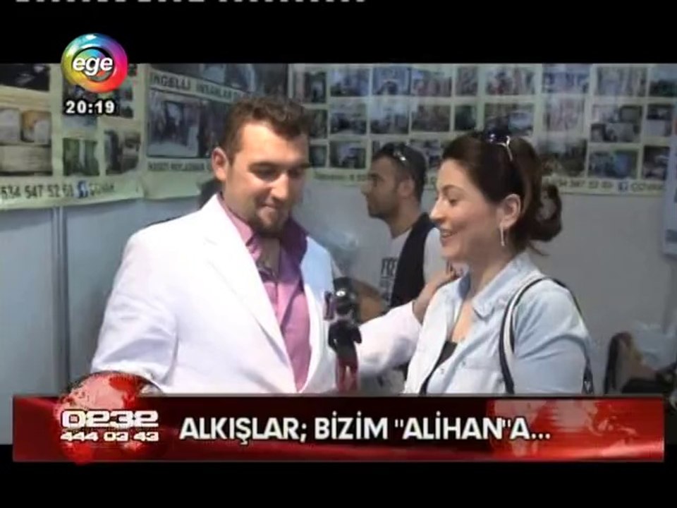 ALİHAN ALTITAŞ : YİNE ÇOCUKLARLA EL ELE İMZA GÜNÜ 2014 ( EGE ANA HABER BÜLTENİ )