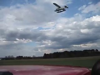 Faire décoller un hydravion sans plan d'eau ? En lui faisant prendre de la vitesse sur une remorque.