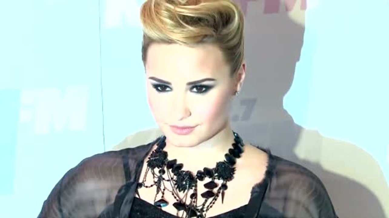 Demi Lovato toma medicamentos para el tratamien...