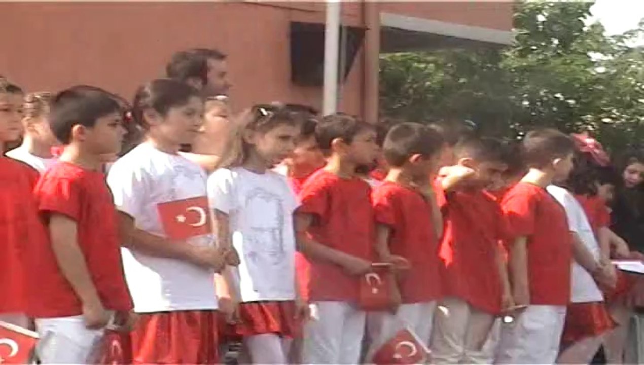 Murat Kölük 4-E Sınıfı 23 Nisan Gösterisi