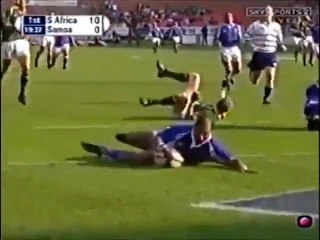 Freddie Tuilagi à la conclusion d'un essai de folie