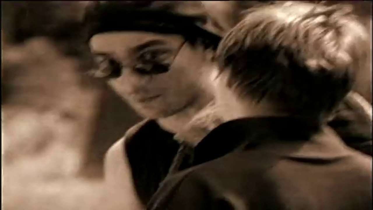 Гарик Сукачев - За окошком месяц май