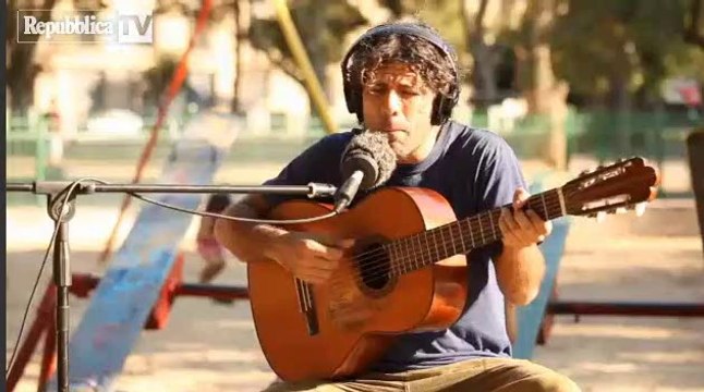 Manu Chao - Clandestino Playing For Change 3: Songs Around The World