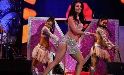 Malaika Arora Khan LiVE performance on Bollywood Movie songs Chaiya Chaiya Hey Babyy & Kaal