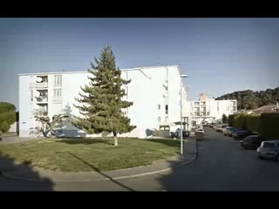 Donzère (26) : visite de la cité "L'Enclos"