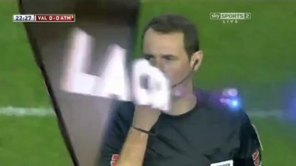 Geri Geri Koşarken Rezil Olmak - Clos Gomez