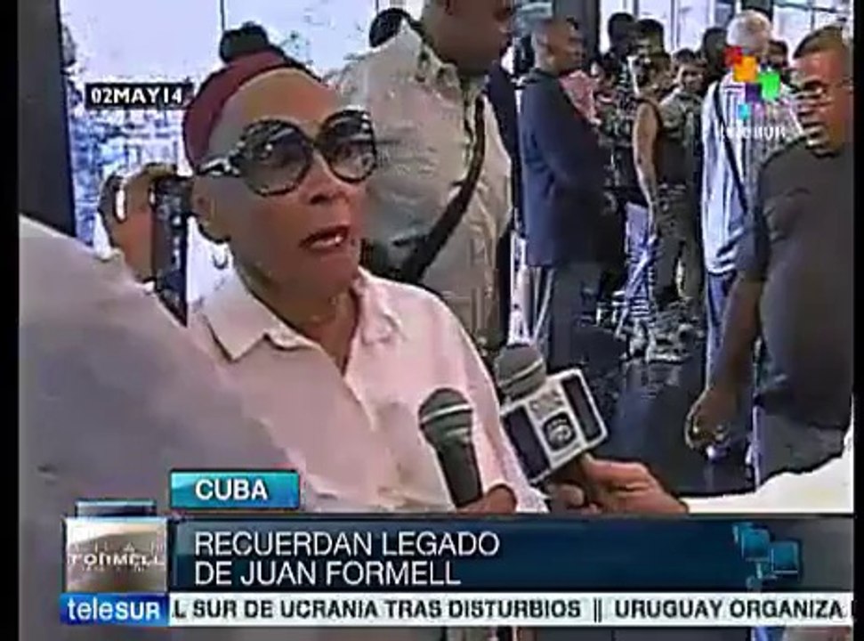 Miles de cubanos despiden a Juan Formell en La Habana