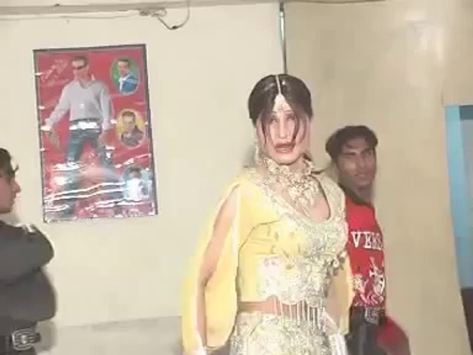 Latest__ Pakistani Mujra HD 2014(2)