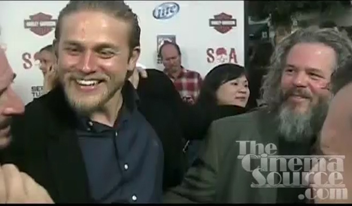 Sons of Anarchy: Season 5 Red Carpet Premiere Interviews with Charlie Hunnam, Jimmy Smits