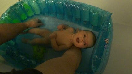 lucie dans le bain 0221013