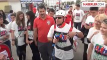 Lösemiye Dikkat Çekmek İçin Mersin'den Ankara'ya Yürüyor