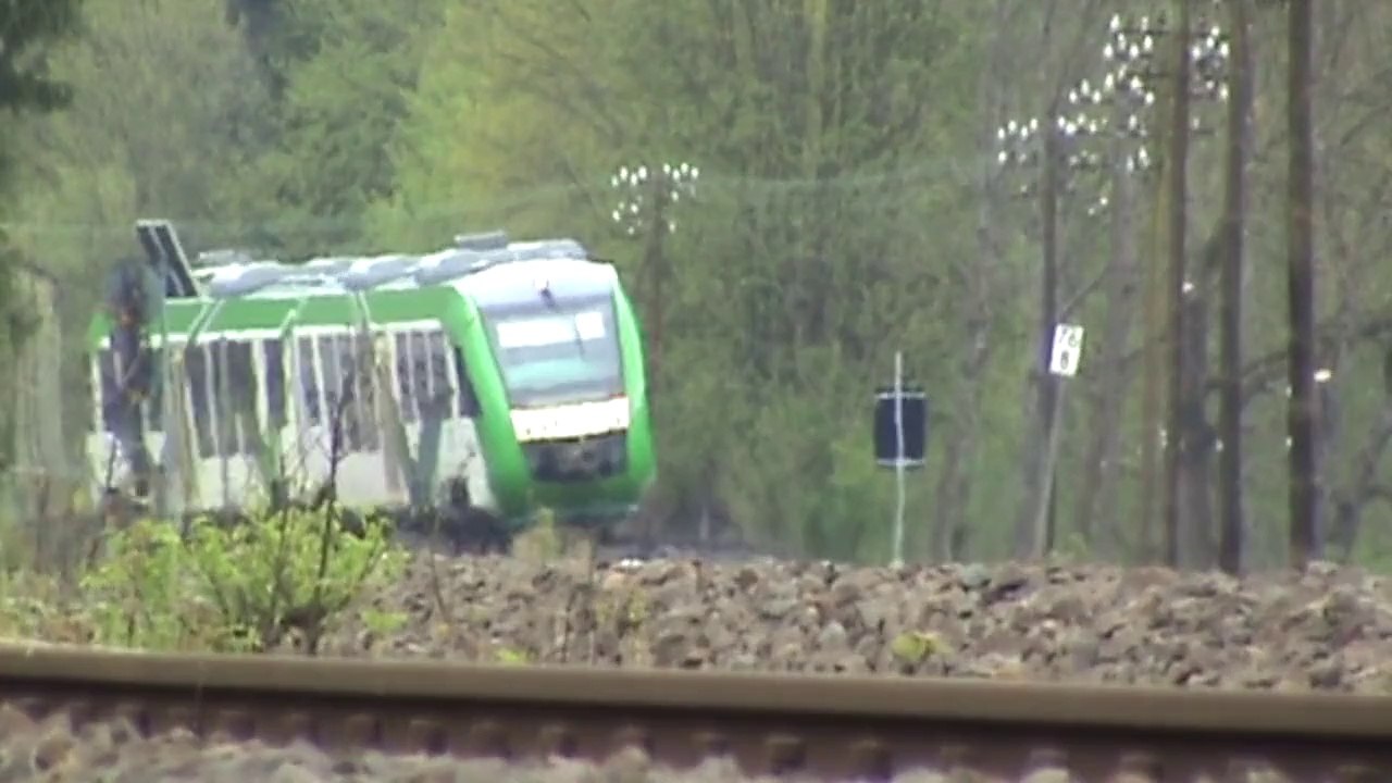 Triebwagen im Lahntal bei Nassau