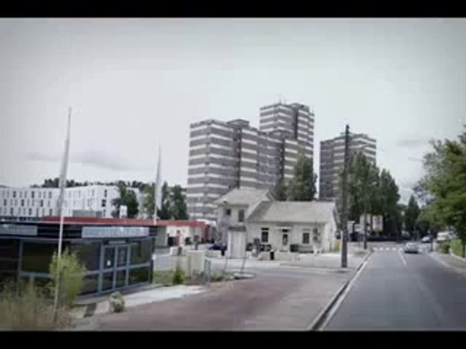 Le Bouscat (33) : visite de la cité "Le Champ de Courses"