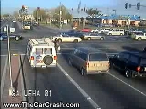 Guy Goes Through 4 Lanes of Traffic On F