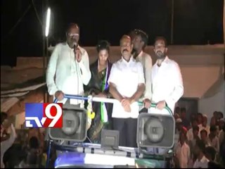 Vote for YSRCP for return of YSR's rule - Kurnool MP candidate Butta Renuka