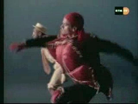 Fine Young Cannibals-She Drives Me Crazy