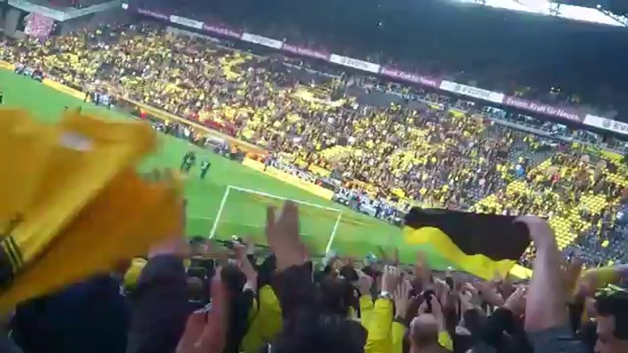 Westfalenstadion verabschiedet Robert Lewandowski 03_05_2014