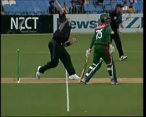 Cricket - 2 balls 2 times out but batsman still at Crease