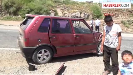 Siverek'te 2 Otomobil Çarpıştı: 3 Yaralı