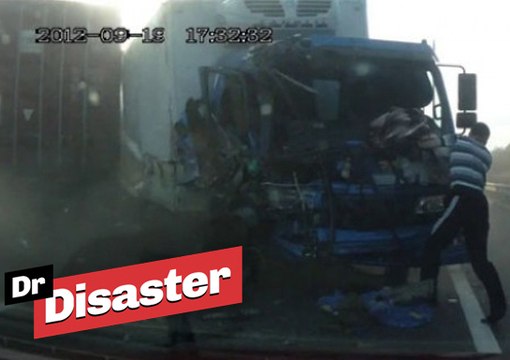 Accident de poids lourds en Russie / Dr Disaster
