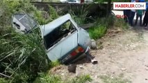Otomobil İkiye Bölündü, Kazayı Kaşındaki Sıyrıkla Atlattı
