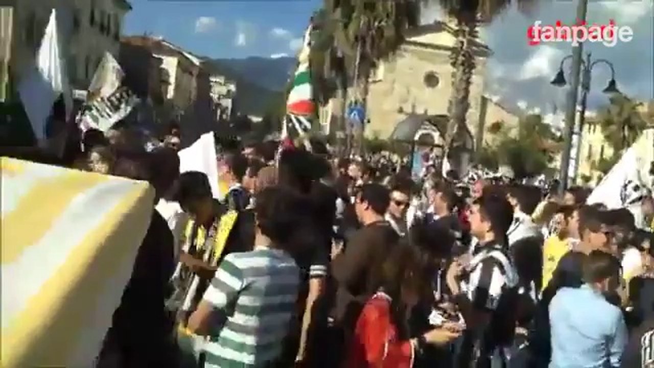 vigile ferma i festeggimenti