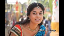 Oru Kanniyum Moonu Kalavaanikalum 2014 Tamil Movie