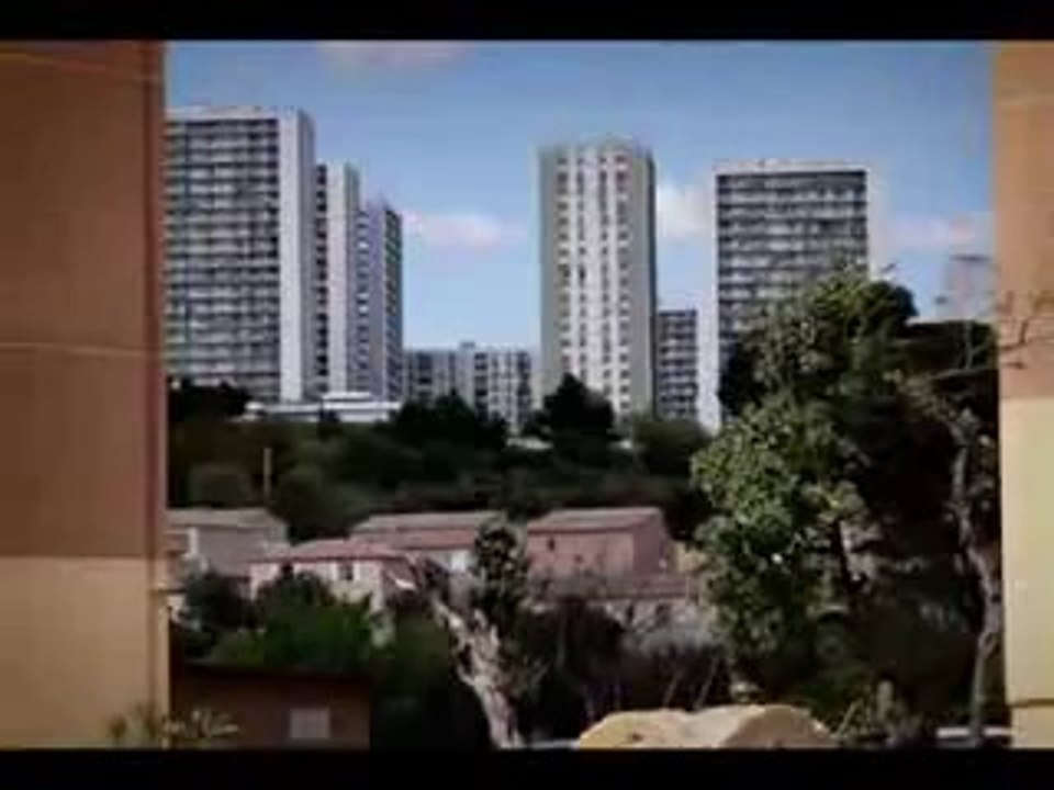 Marseille (13) : visite de la cité "La Solidarité"