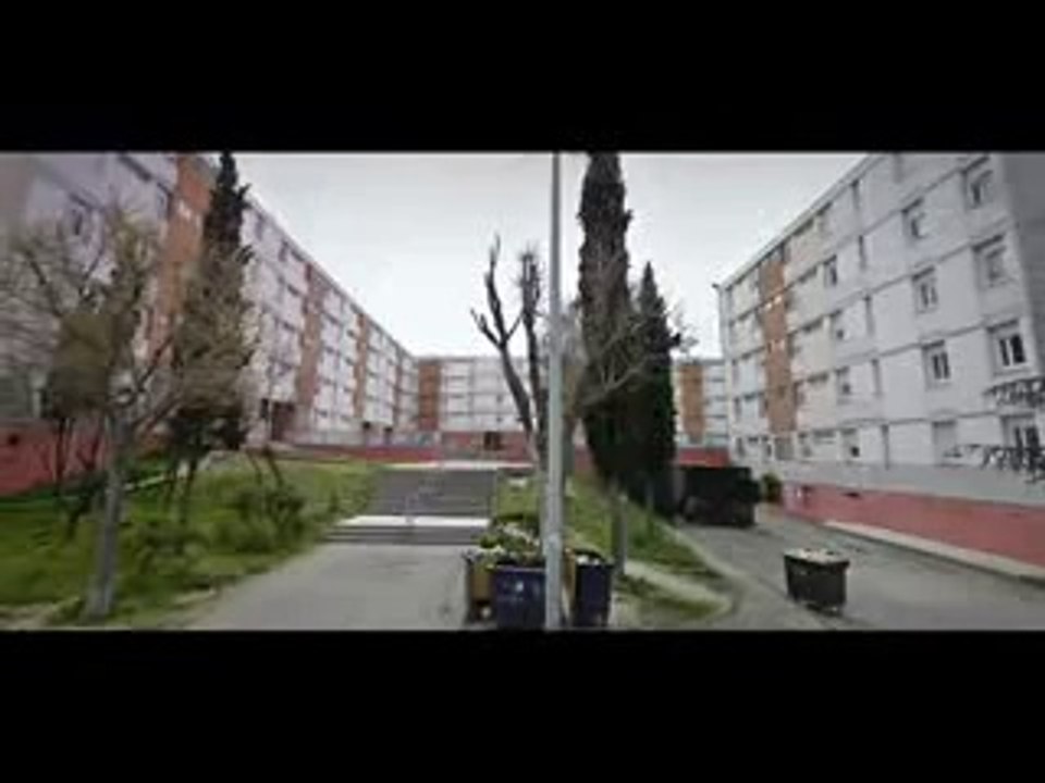 Marseille (13) : visite de la cité "La Soude"