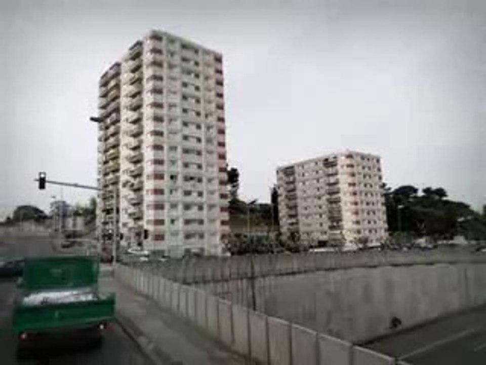 Marseille (13) : visite de la cité "La Benausse"