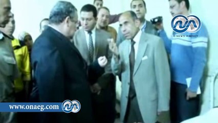 شاهد .. محافظ الفيوم يطمئن علي مصابي حادث طريق العزب بالفيوم