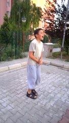 DELİLER OYUN OYNARSA BAŞLIYOR