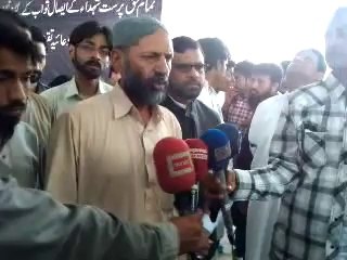 Father of Salman qureshi(APMSO) talking with media...