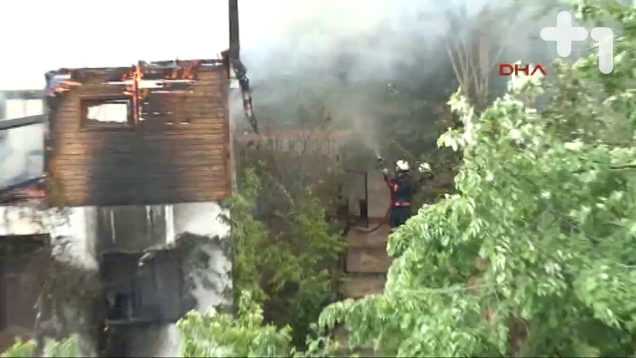 Ünlü yapımcı yanan evinde hayatını kaybetti