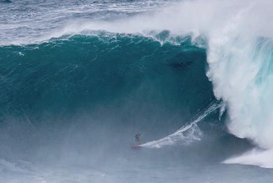 Gautier Garanx Wins Billabong XXL Biggest Wave Award