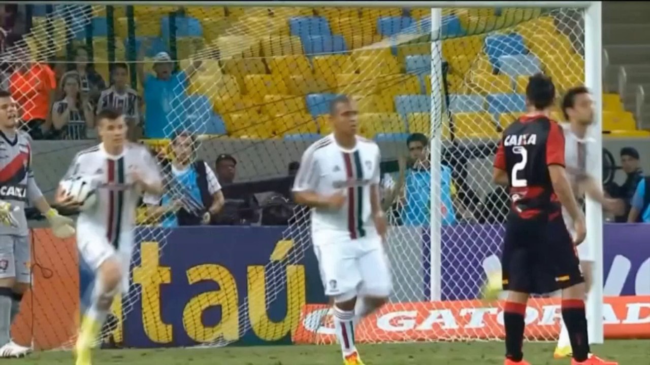 Brasileiro: Marquinhos netzt doppelt ein