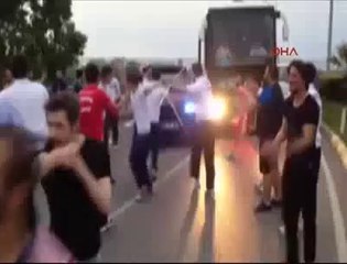 Trabzon'da sıradışı kutlama, polisi havaya attılar!