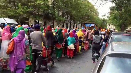 Amazing Gatka Skills by Singhs in Italy