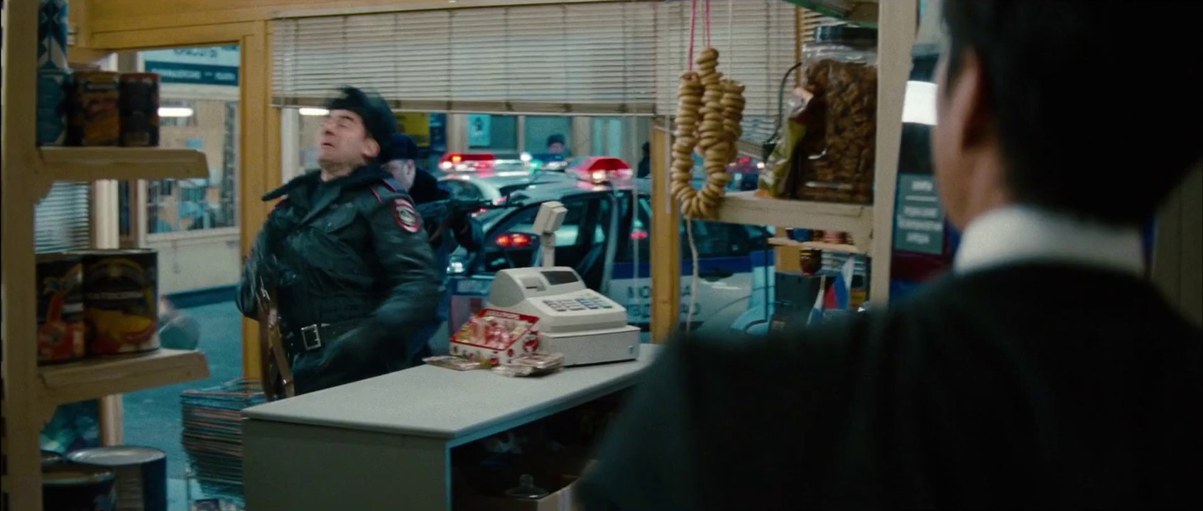 Trailer: R.E.D. 2 (2)