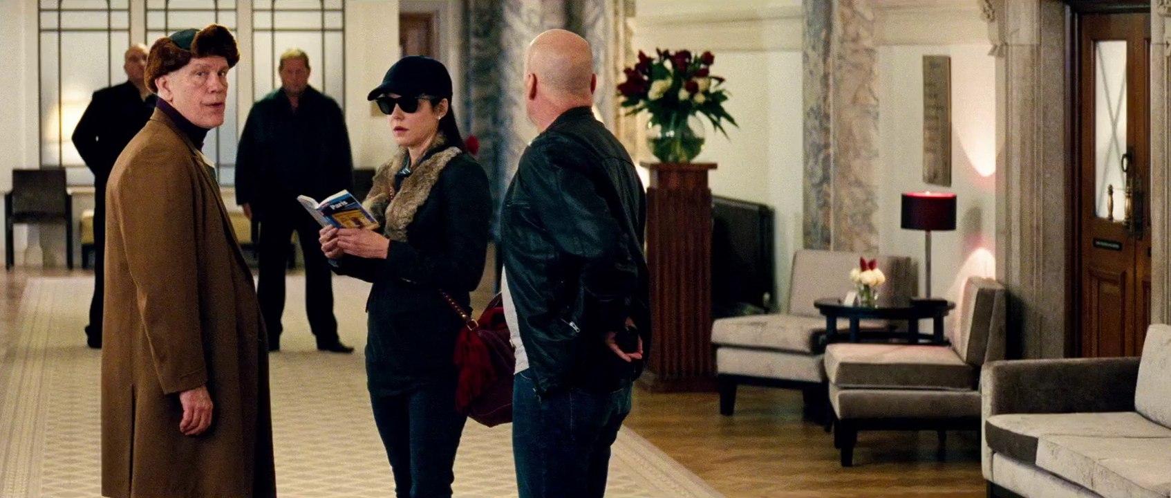 Trailer: R.E.D. 2 (1)