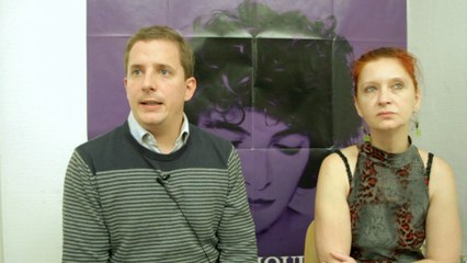 "Sois belle et tais toi!"