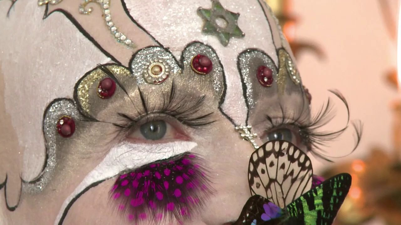 'Penis-Hahn-Tanz' in Paris: Künstler schuldig gesprochen