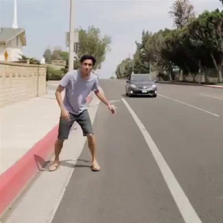 Hareket halindeki arabaya camdan girmek -mi- ?