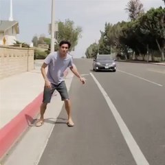 Hareket halindeki arabaya camdan girmek -mi- ?