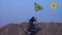 YPG Milisleri Tevhit Bayrağıyla Dalga Geçti